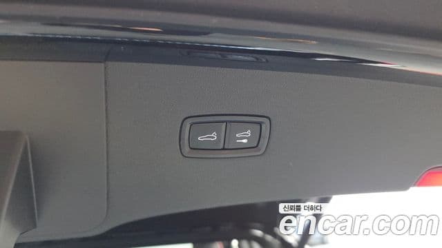 Porsche Cayenne 2023 — Photo 12/33