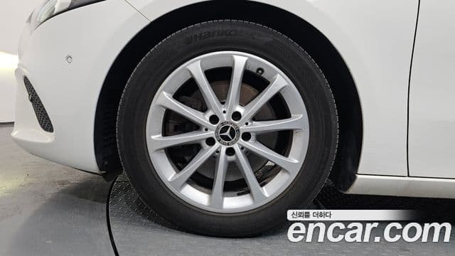 Mercedes-Benz A-Class 2020 — ფოტო 5/20