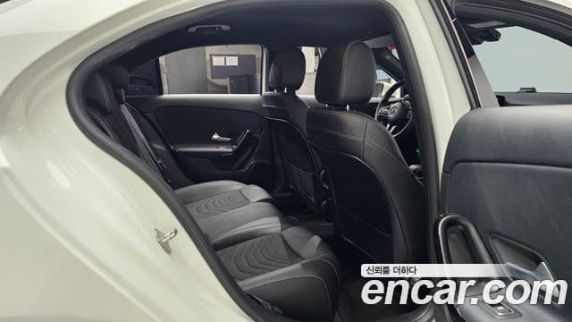 Mercedes-Benz A-Class 2020 — ფოტო 11/20