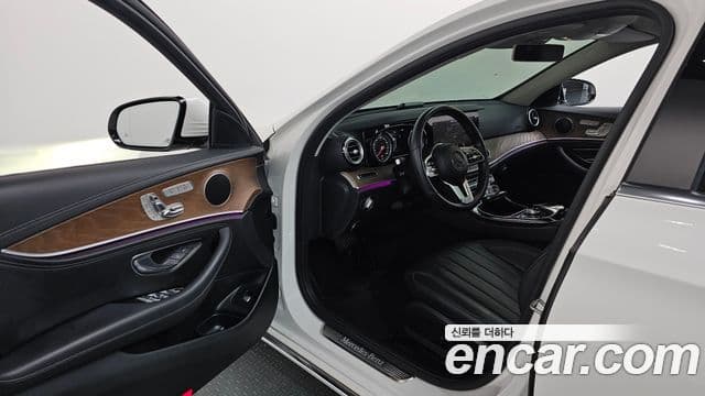 Mercedes-Benz E-Class 2019 — Şəkil 8/20