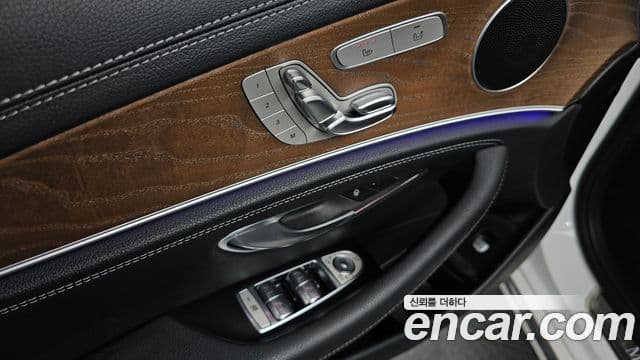 Mercedes-Benz E-Class 2019 — Şəkil 17/20