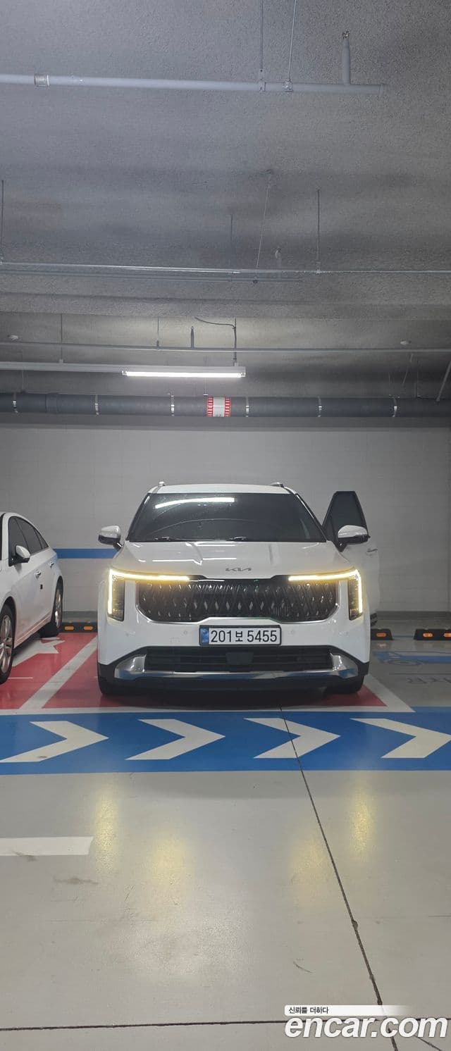 Kia Carnival 2024 — ფოტო 2/8