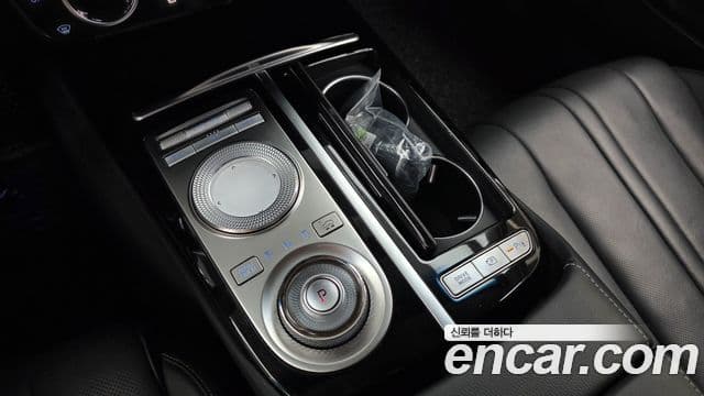 Genesis Electrified G80 2021 — Şəkil 9/20