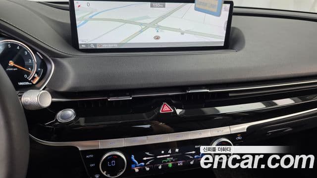 Genesis Electrified G80 2021 — Şəkil 13/20