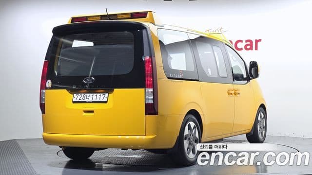 Hyundai Staria 2023 — Şəkil 2/20