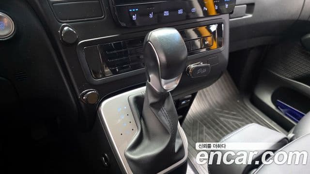 Hyundai Staria 2023 — Şəkil 9/20