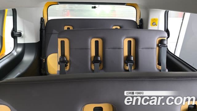 Hyundai Staria 2023 — Şəkil 13/20