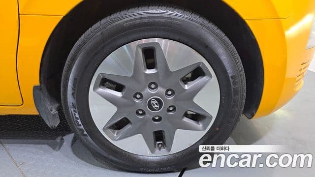 Hyundai Staria 2023 — Photo 21/32