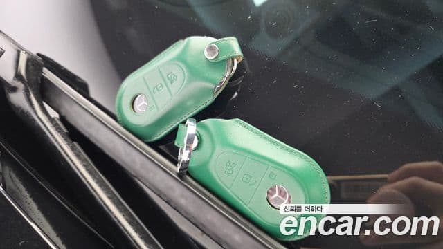 Mercedes-Benz S-Class 2021 — Photo 18/33