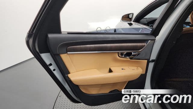 Volvo S90 2021 — ფოტო 8/36
