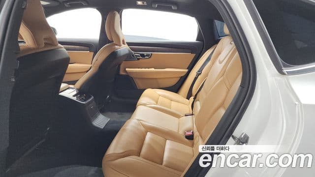 Volvo S90 2021 — ფოტო 19/36