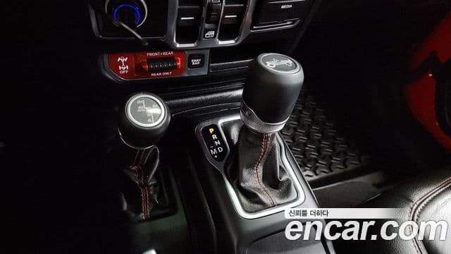 Jeep Wrangler 2019 — Фото 9/20