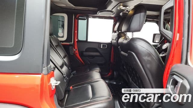 Jeep Wrangler 2019 — Фото 19/20