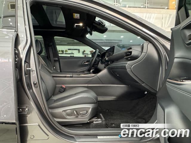 Toyota Crown Crossover 2024 — Şəkil 14/20