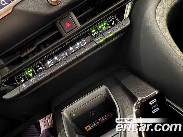 Toyota Crown Crossover 2024 — Şəkil 18/20