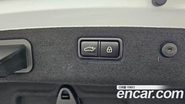 Genesis G70 2019 — ფოტო 15/20