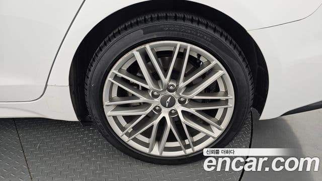Genesis G70 2019 — Photo 5/32