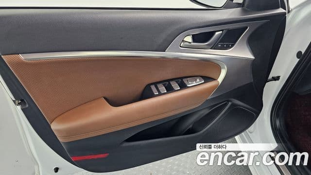 Genesis G70 2019 — Photo 10/32