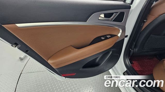 Genesis G70 2019 — Photo 21/32