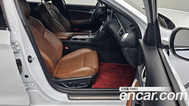 Genesis G70 2019 — Photo 25/32