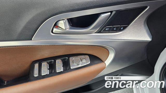 Genesis G70 2019 — Photo 14/32