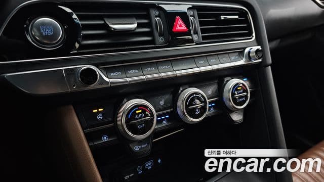 Genesis G70 2019 — Photo 22/32
