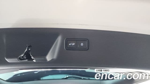 Hyundai Santa Fe 2023 — Şəkil 18/20