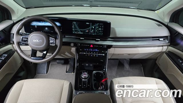 Kia Carnival 2023 — ფოტო 7/20