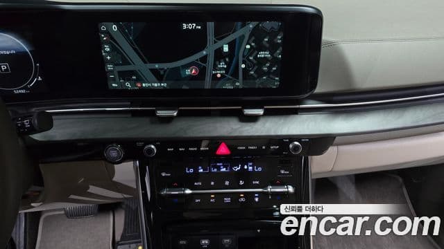 Kia Carnival 2023 — ფოტო 15/20