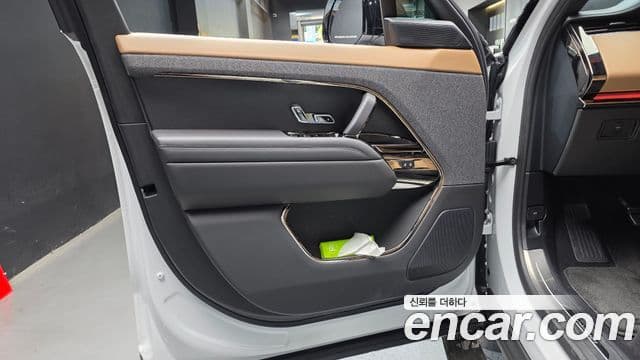 Land Rover Range Rover Sport 2025 — Photo 4/30