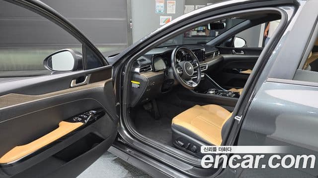 Kia K5 2020 — Şəkil 10/20