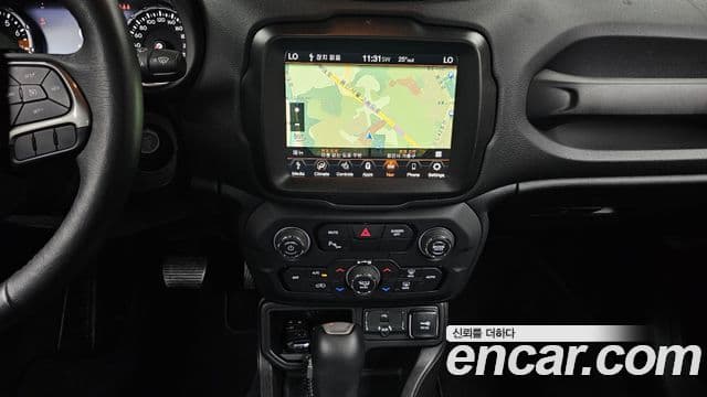 Jeep Renegade 2022 — Şəkil 13/20
