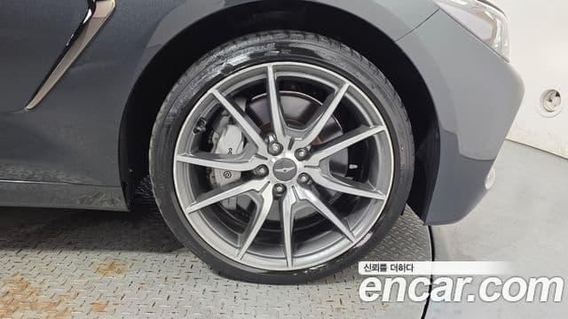 Genesis G70 2019 — Photo 2/34