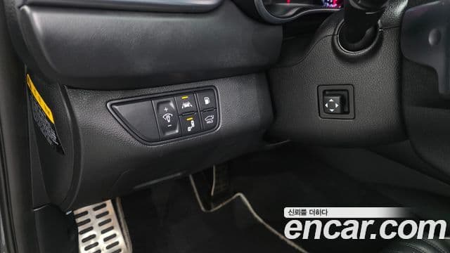 Genesis G70 2019 — Photo 8/34