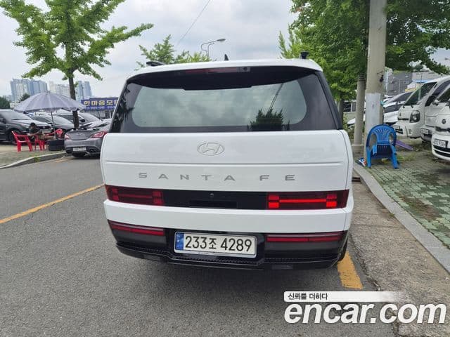 Hyundai Santa Fe 2023 — ფოტო 4/19