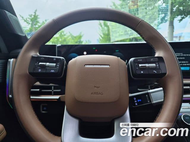 Hyundai Santa Fe 2023 — ფოტო 11/19