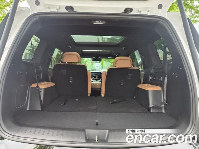 Hyundai Santa Fe 2023 — ფოტო 18/19