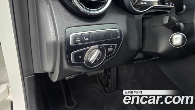Mercedes-Benz C-Class 2018 — Фото 18/20