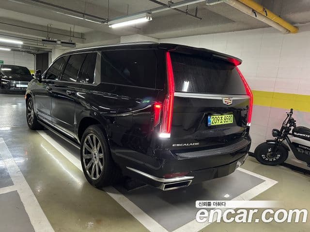 Cadillac Escalade 2021 — Şəkil 2/16