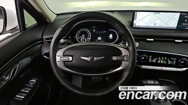 Genesis GV70 2022 — ფოტო 13/20