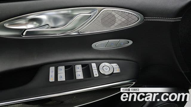 Genesis GV70 2022 — ფოტო 18/20