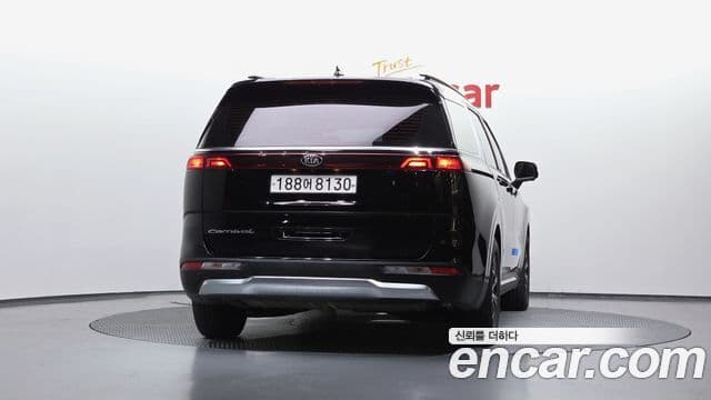 Kia Carnival 2021 — Фото 4/20