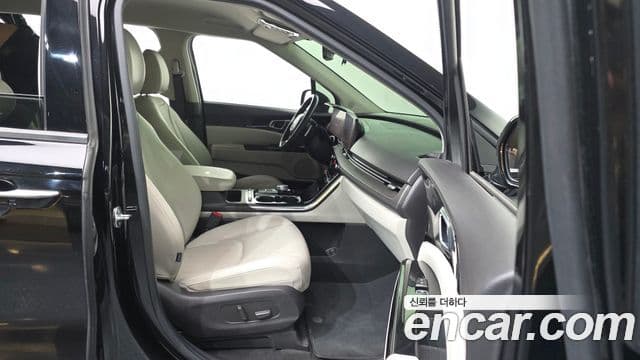 Kia Carnival 2021 — Фото 11/20