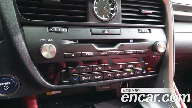 Lexus RX450h 2021 — Photo 20/33
