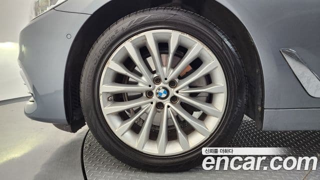 BMW 5 Series 2019 — Şəkil 5/20