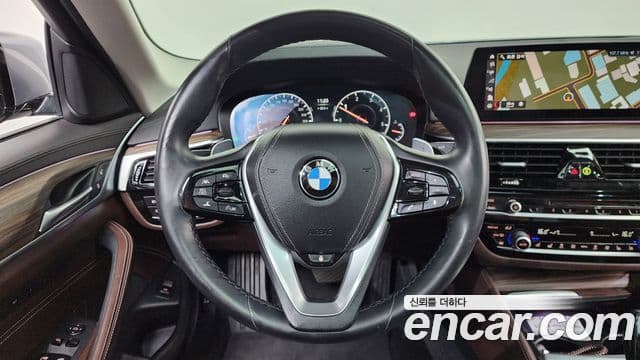 BMW 5 Series 2019 — Şəkil 12/20
