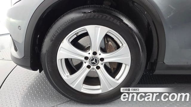 Mercedes-Benz GLC-Class 2018 — Şəkil 5/20