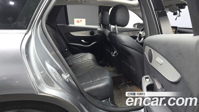Mercedes-Benz GLC-Class 2018 — Şəkil 12/20