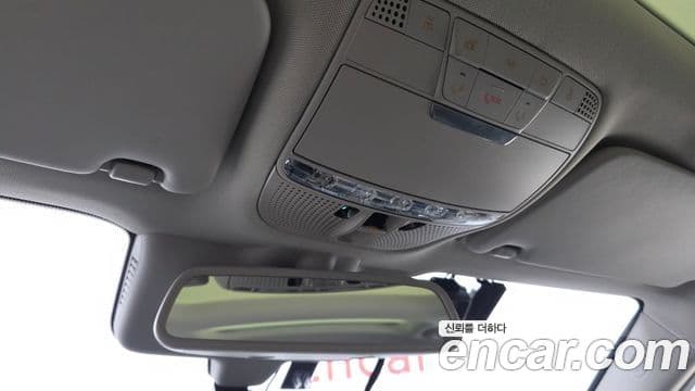 Mercedes-Benz GLC-Class 2018 — Şəkil 17/20
