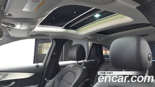 Mercedes-Benz GLC-Class 2018 — Şəkil 18/20
